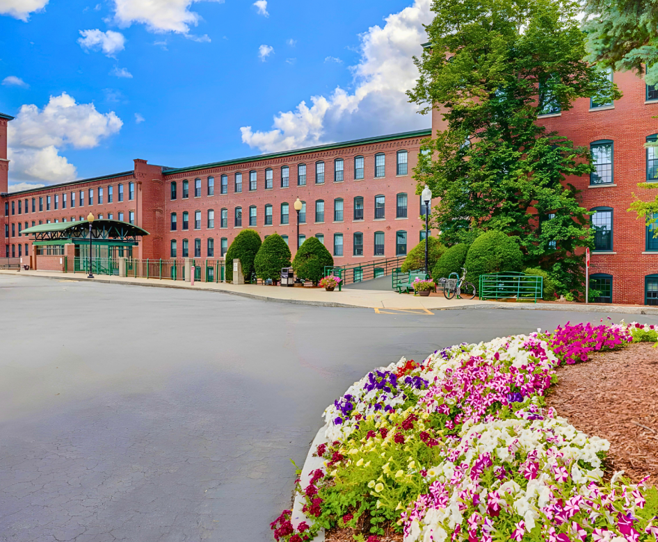 Exterior View Nashua, HN.